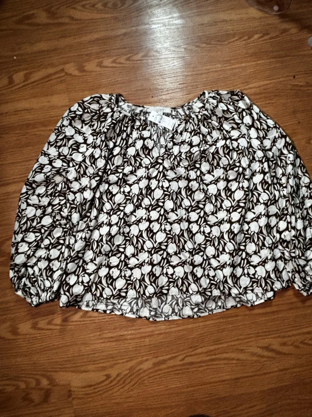 LOFT Black and White Floral Puff-Sleeve Top